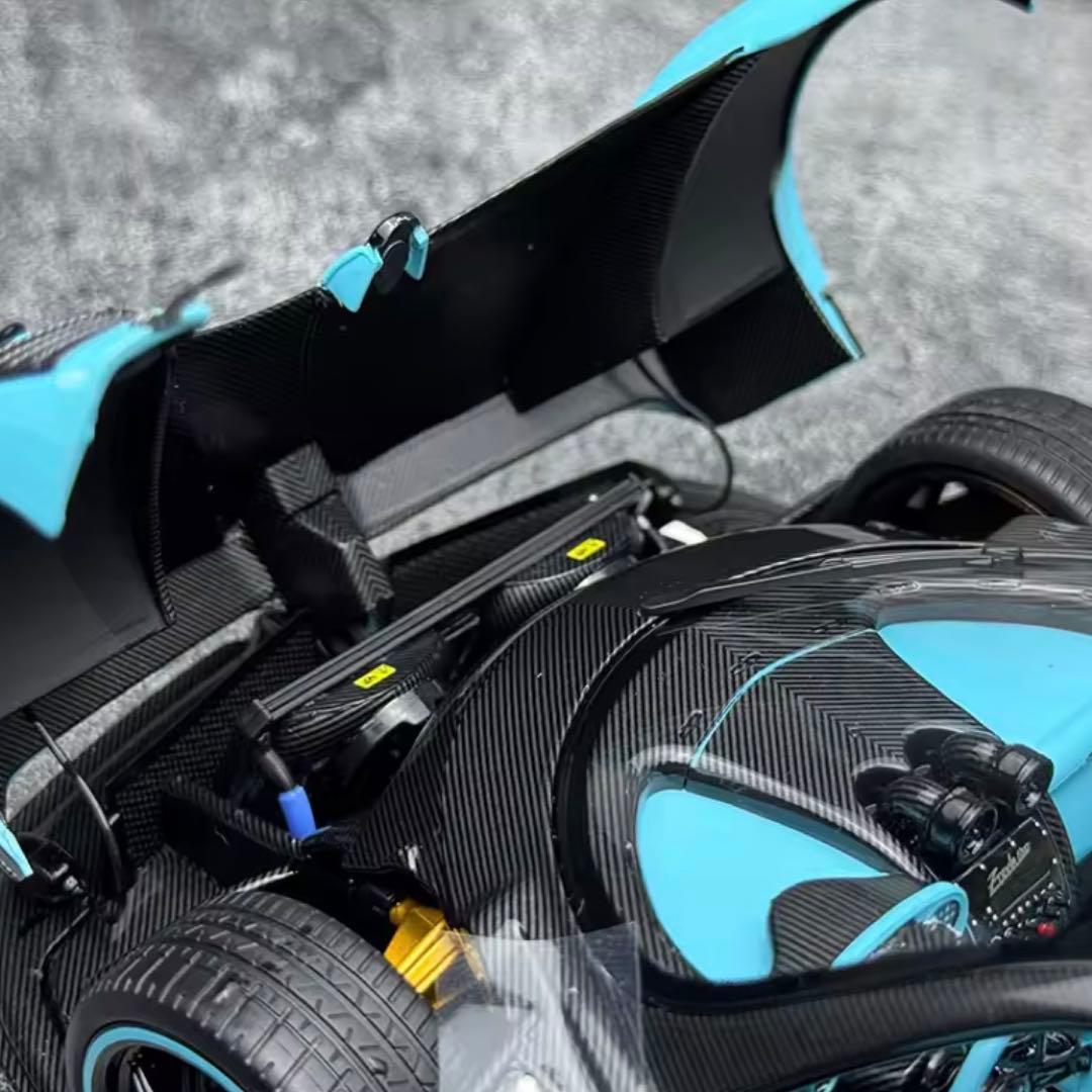 Pagani Zonda Uno 1/18 スケールモデルミニカー