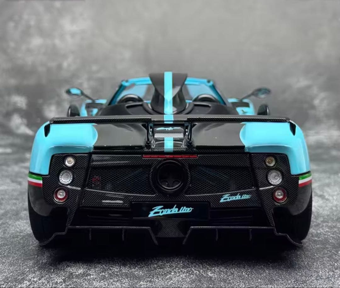 Pagani Zonda Uno 1/18 スケールモデルミニカー