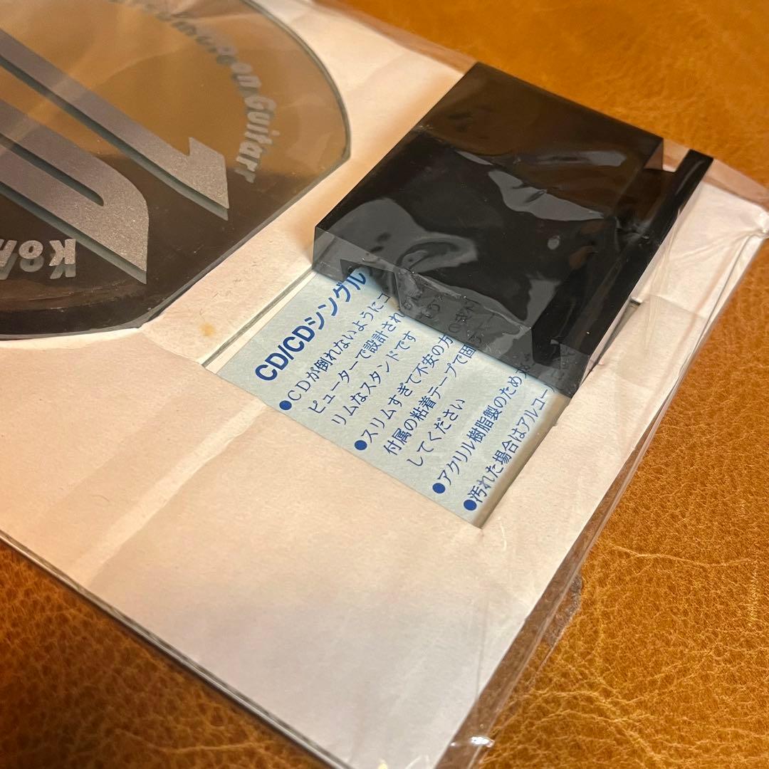 B'z 初期ロゴ入りガラス盾 CDスタンド