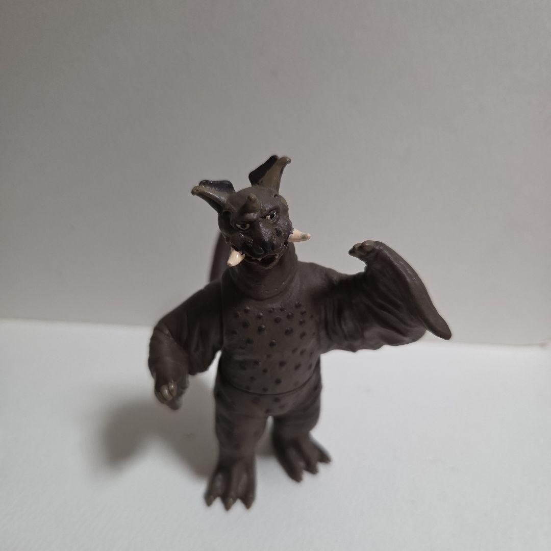 ウルトラマン　怪獣フェギュア　ソフビ　　まとめ売り　23体