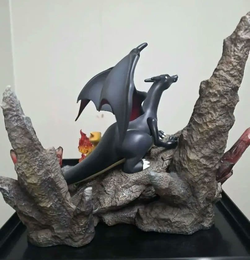 ポケットモンスター　色違い　フィギュア　リザードン