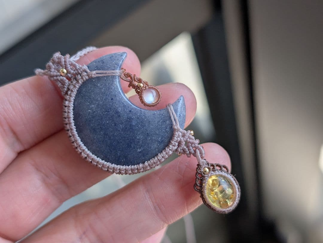 m*e様 マクラメネックレス ブルーアベンチュリン/バルティックアンバー