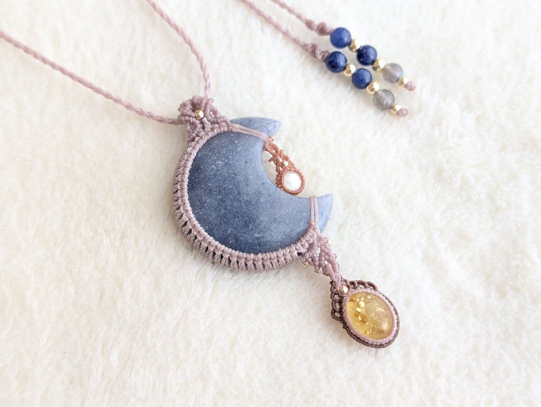 m*e様 マクラメネックレス ブルーアベンチュリン/バルティックアンバー