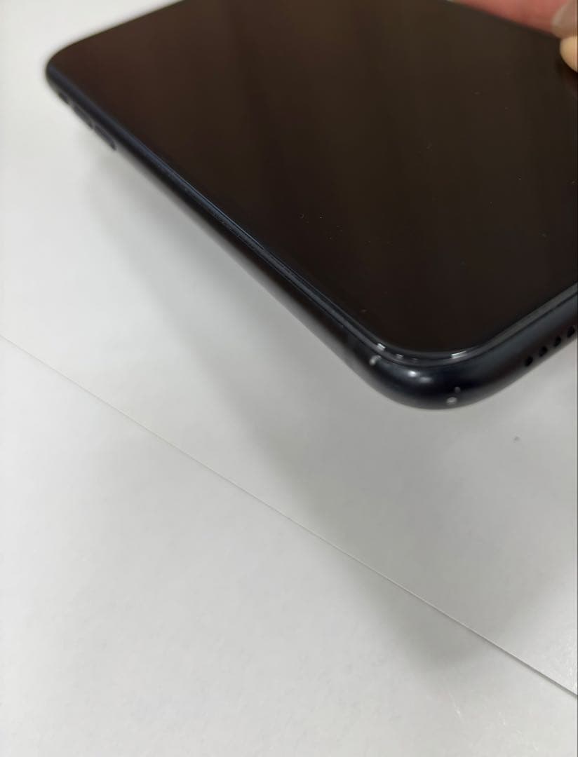 ① iPhone XR (SIMフリー版) 128G ブラック