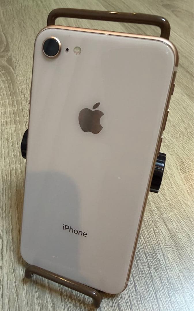 iPhone 8 ゴールド ひび割れあり