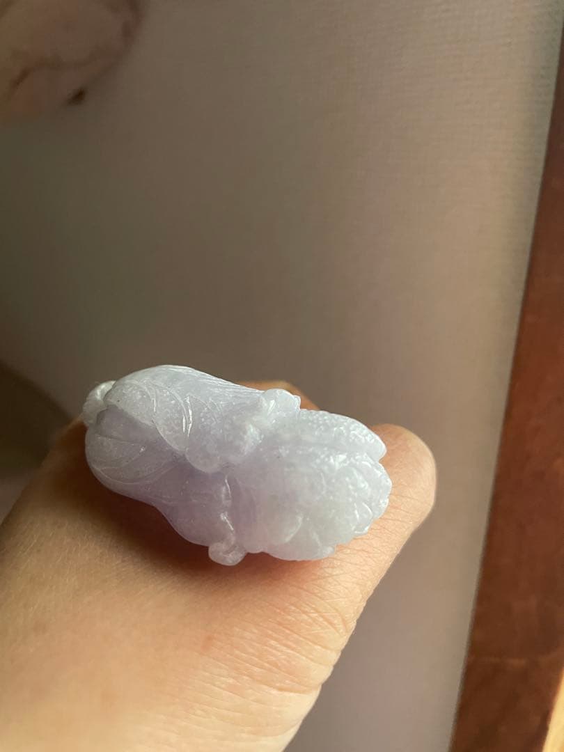 本翡翠 置物 ミャンマー産 白菜 彫刻 ネックレス 薄いラベンダー