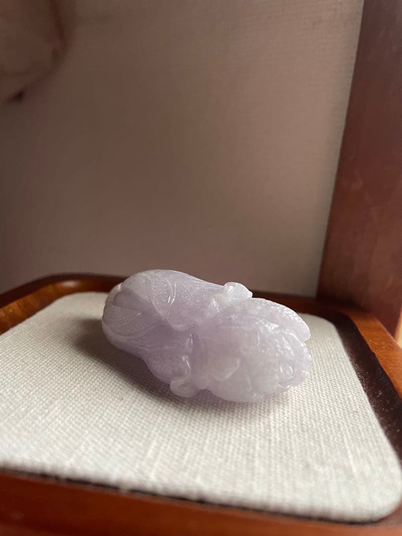 本翡翠 置物 ミャンマー産 白菜 彫刻 ネックレス 薄いラベンダー