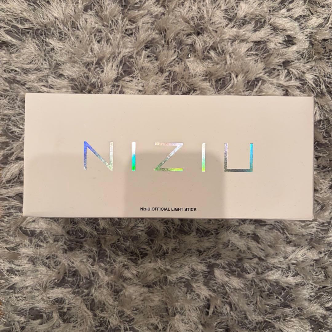 NIZIU 公式ペンライト 箱付き