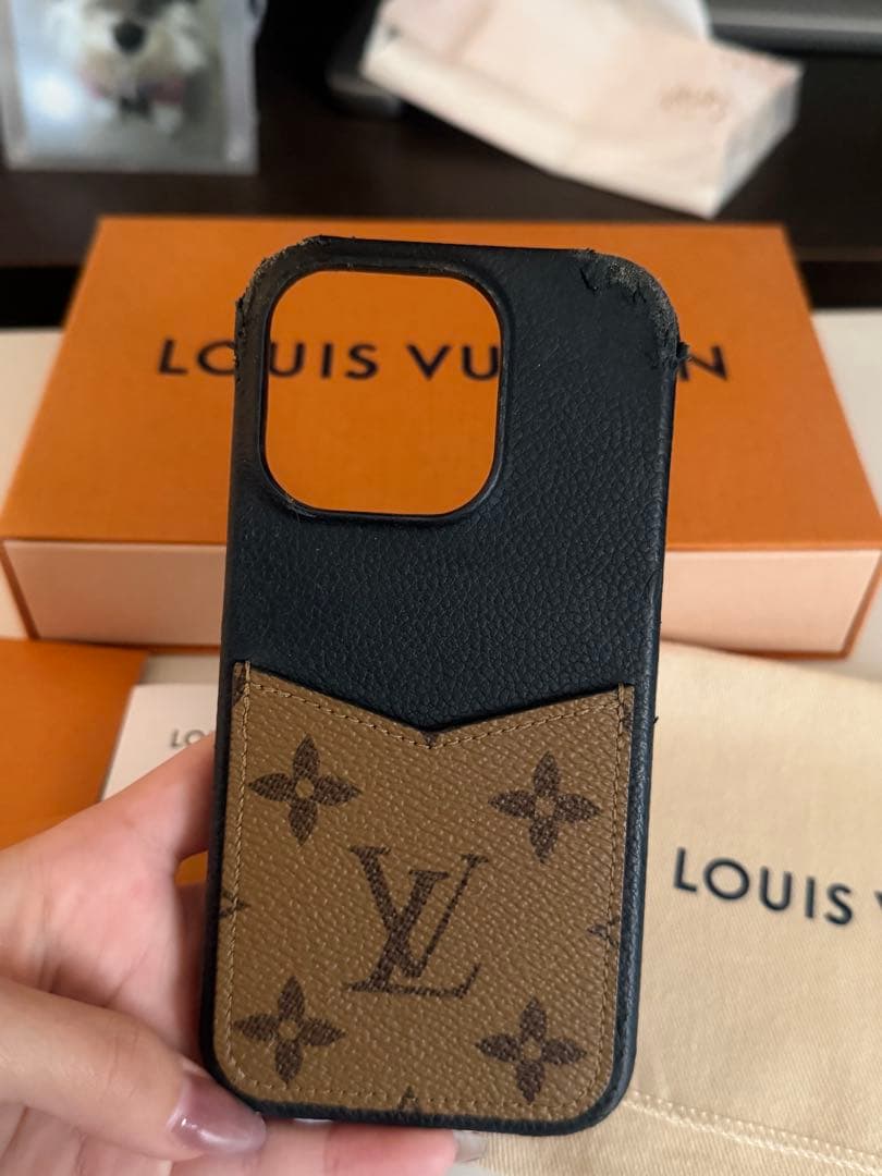 LOUIS VUITTON iPhone15Pro用ケース モノグラム