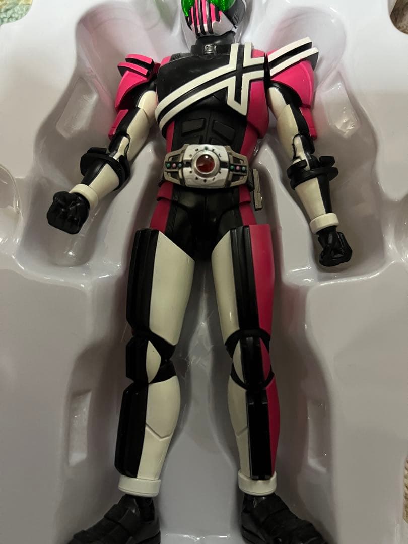 S.H.Figuarts 真骨彫 仮面ライダーディケイド 50th ver.