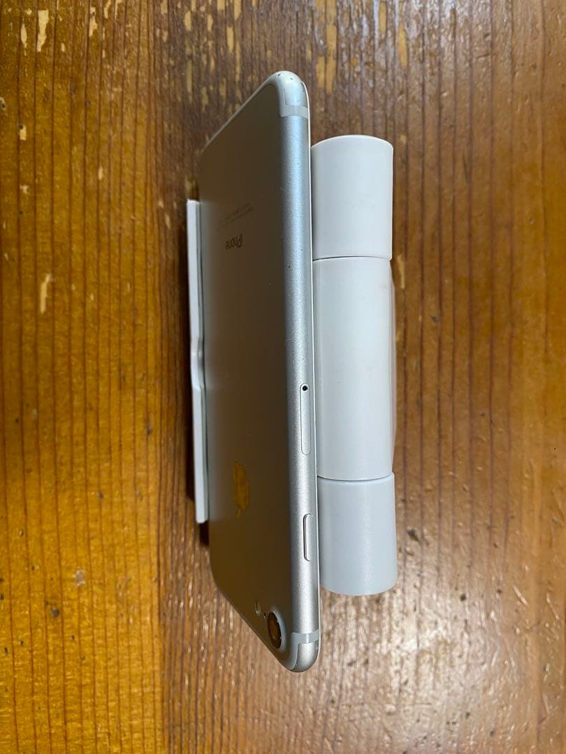 iPhone 7 silver 128GB SIMフリー