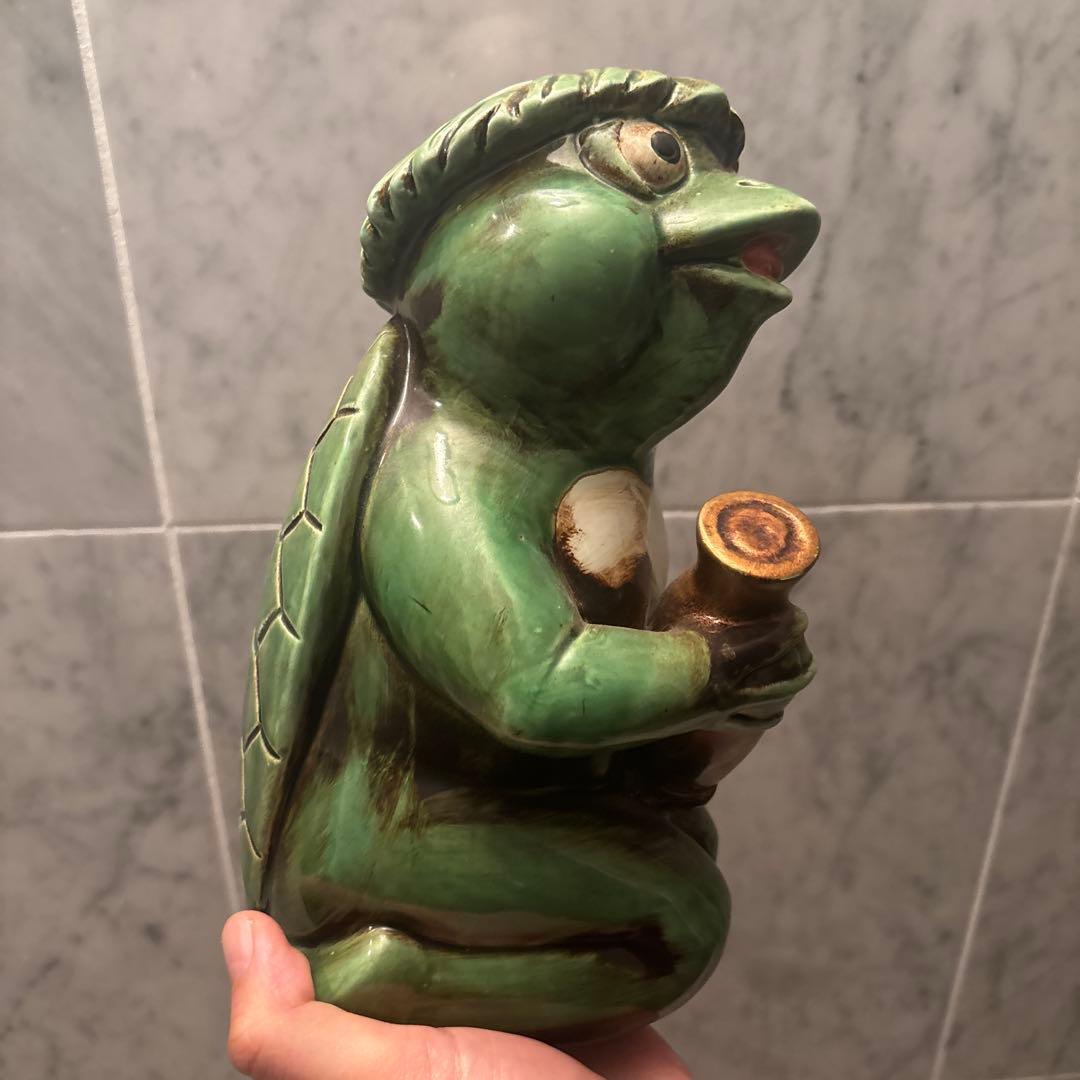 ビンテージ大きな瞳が可愛いカッパがお酒を注いでくれる陶器オブジェ