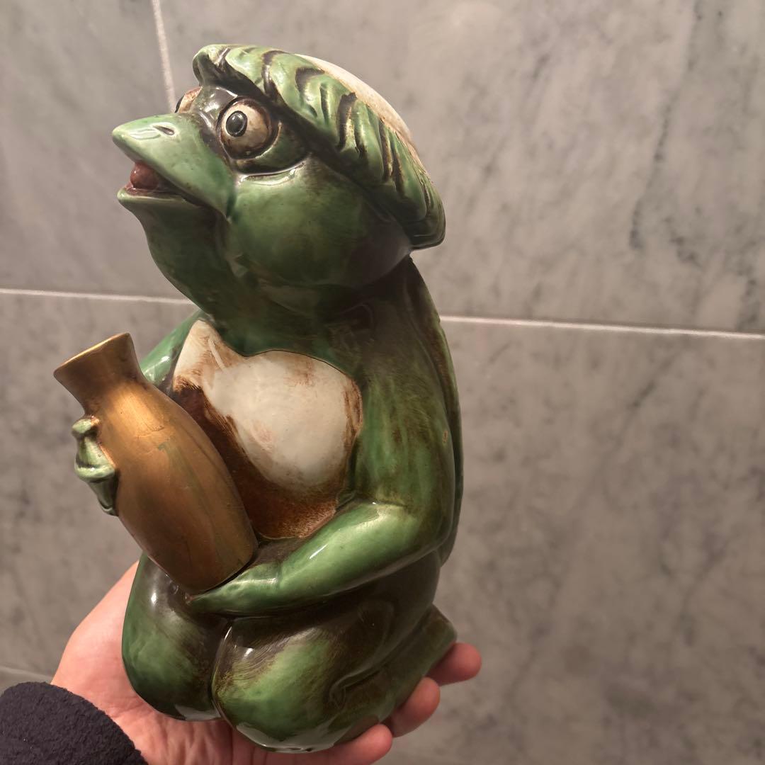 ビンテージ大きな瞳が可愛いカッパがお酒を注いでくれる陶器オブジェ