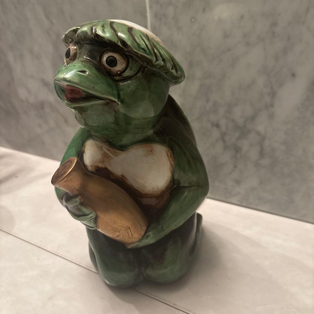 ビンテージ大きな瞳が可愛いカッパがお酒を注いでくれる陶器オブジェ