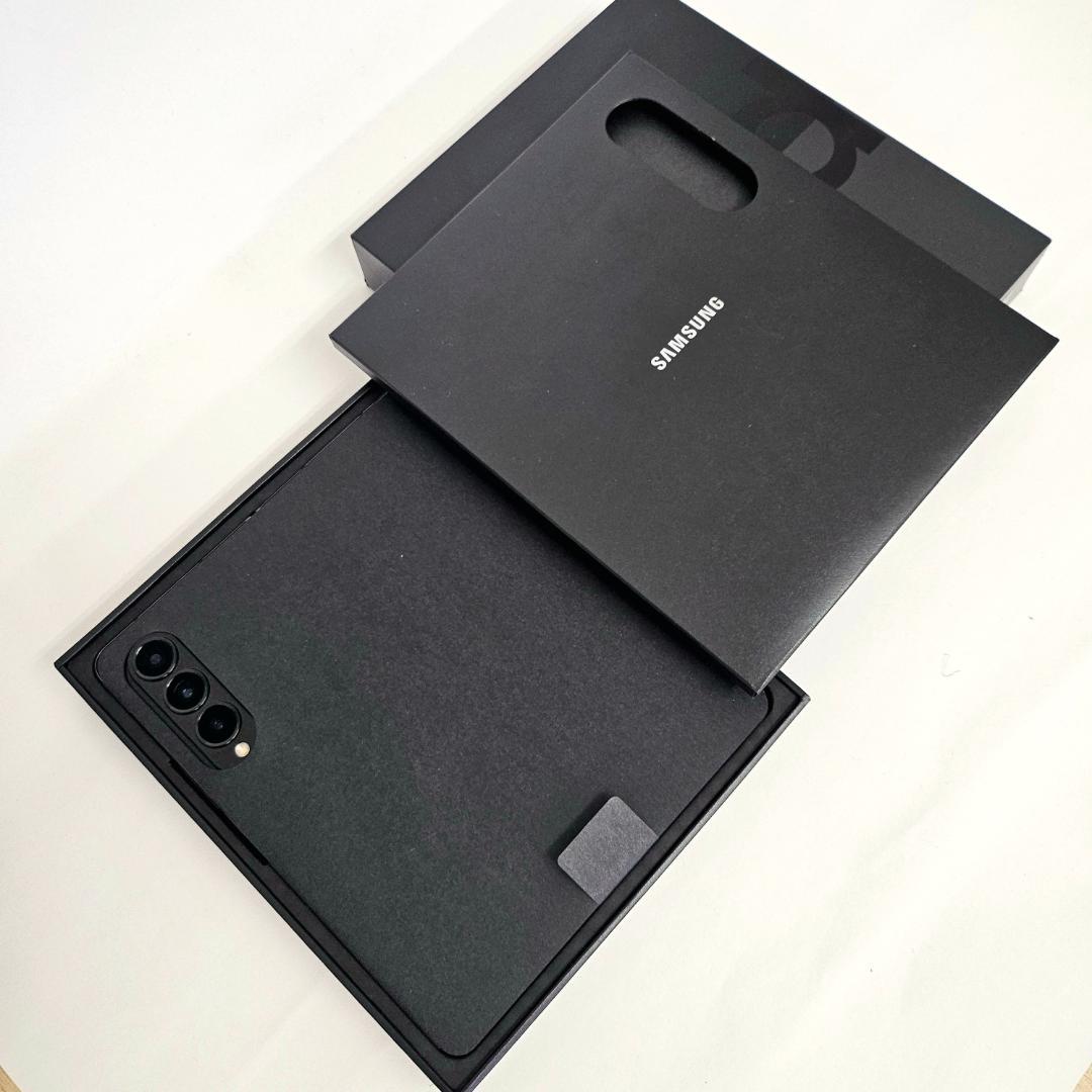 Galaxy Z FOLD4 256GB ブラック SIMフリー【極美品】