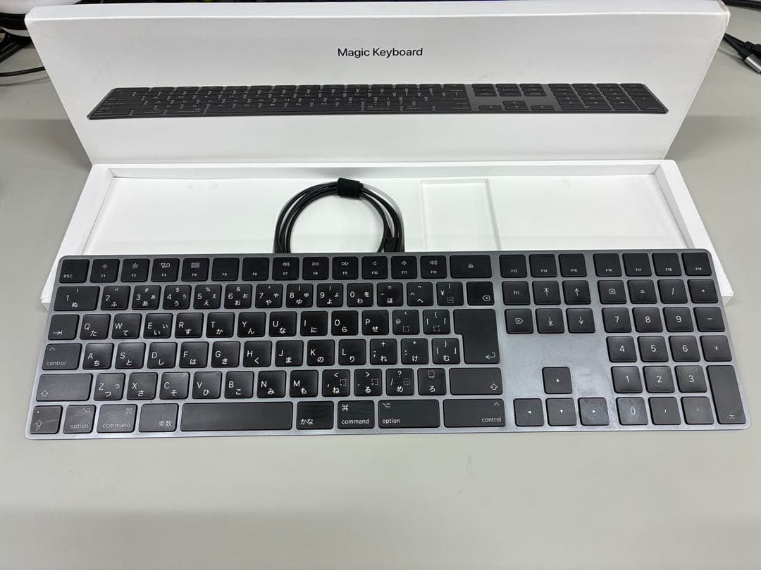 Magic Keyboard 日本語配列 Lightning充電ケーブル付き
