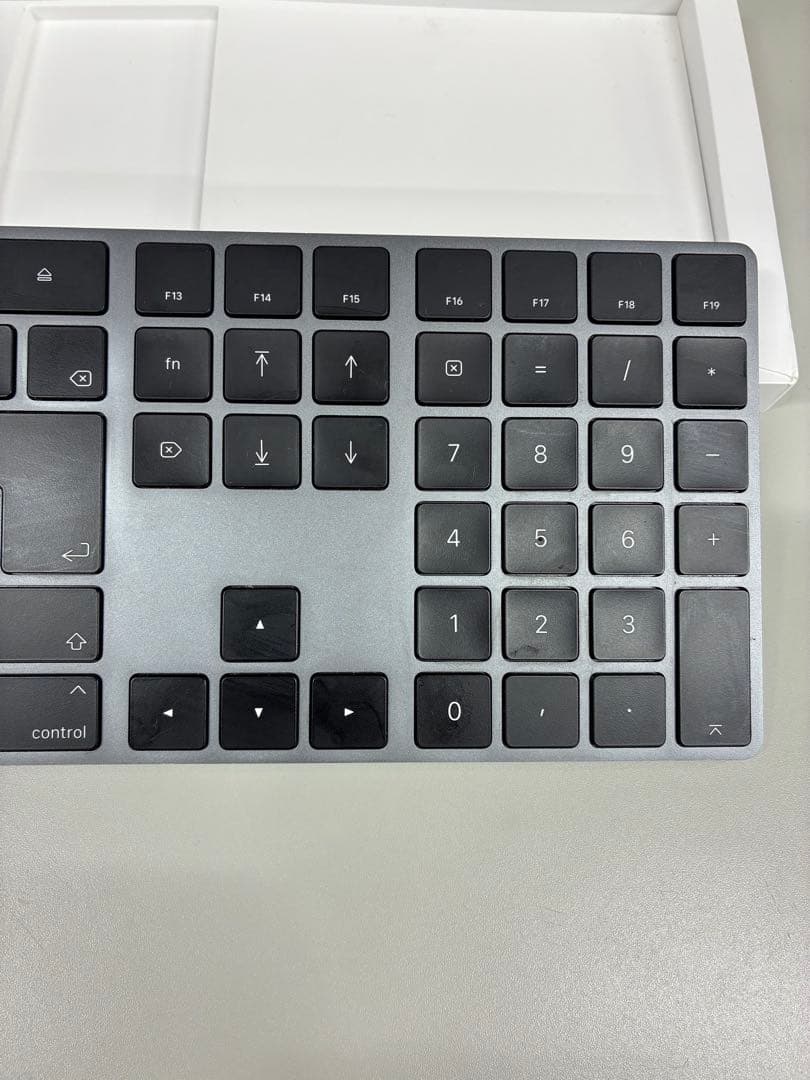 Magic Keyboard 日本語配列 Lightning充電ケーブル付き