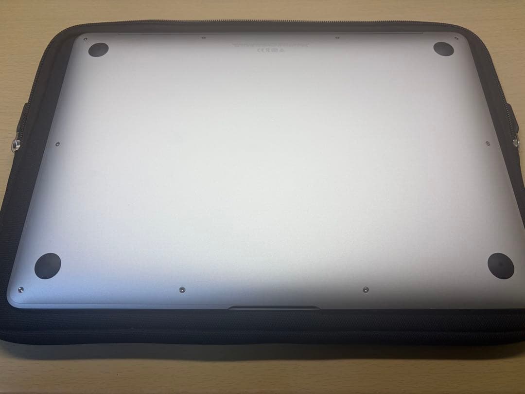 MacBook Air A2179 8GB/256GB 美品・充放電70回