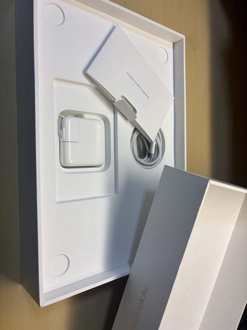 MacBook Air A2179 8GB/256GB 美品・充放電70回