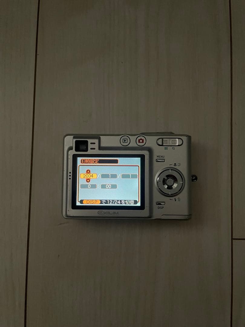 CASIO EXILIM 4.0メガピクセル コンパクトカメラ　デジカメ