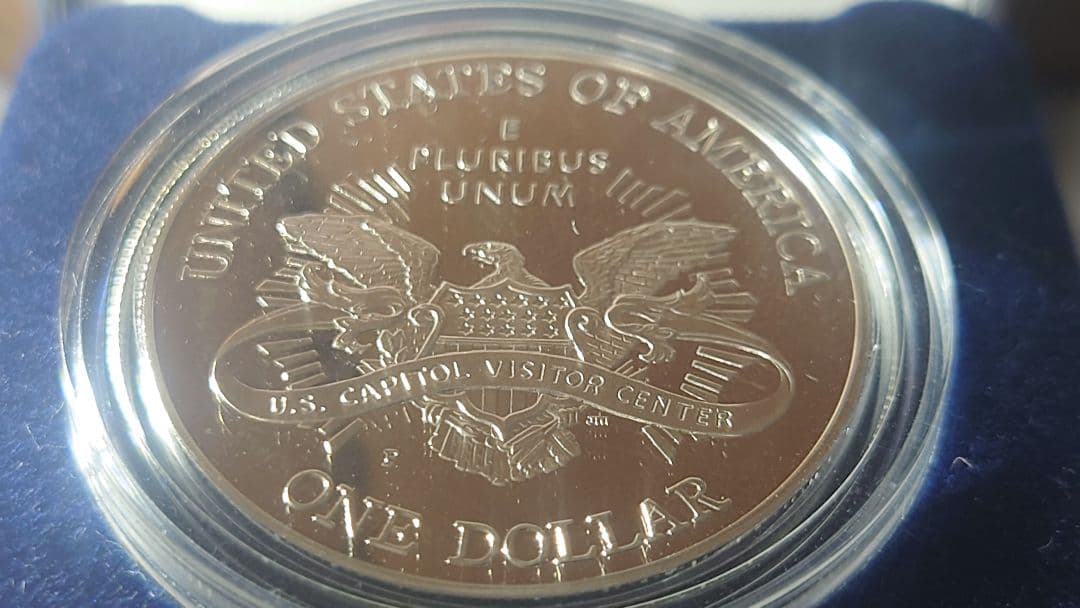 カ*ス様 2001年 U.S. Capitol 記念銀貨硬貨　１ドル銀貨　説明書