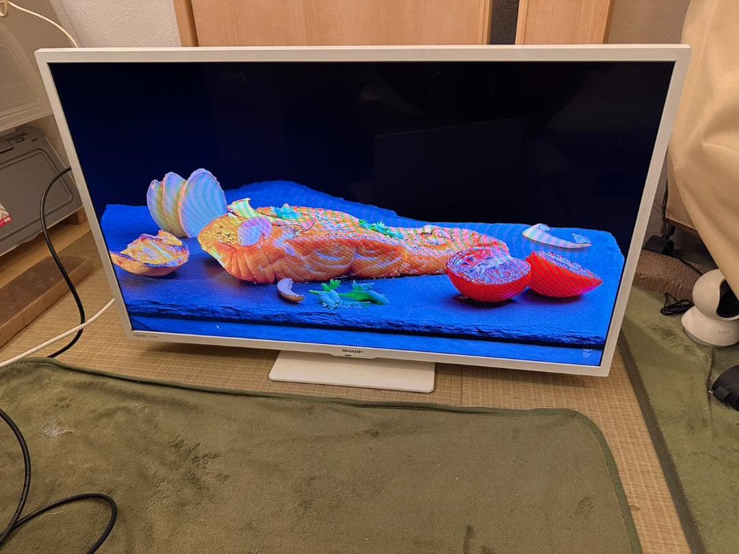 SHARP シャープ　32型　テレビ 2T-C32DE 2023年製　映り綺麗！