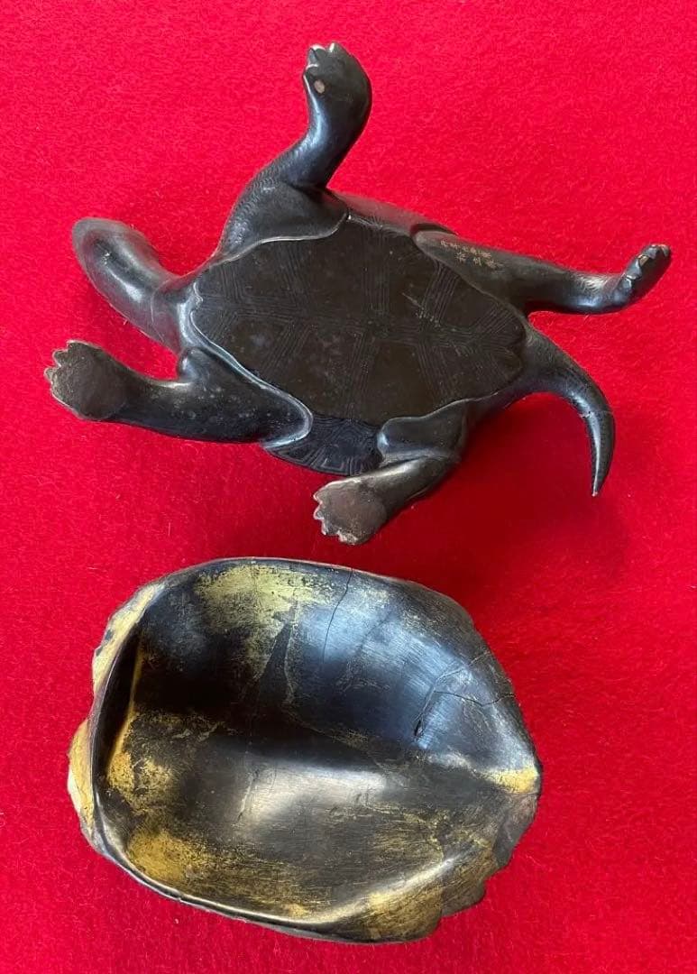 美術作品・亀の彫像・小物入れ・骨董品・松立斉・亀彫刻・印籠・彫刻・美術品