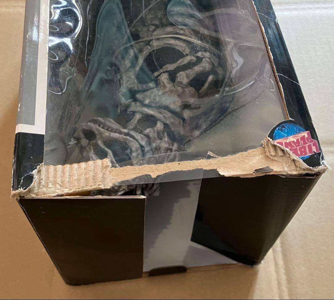 ウルトラマン 亡霊怪獣シーボーズ 蹴る岩付