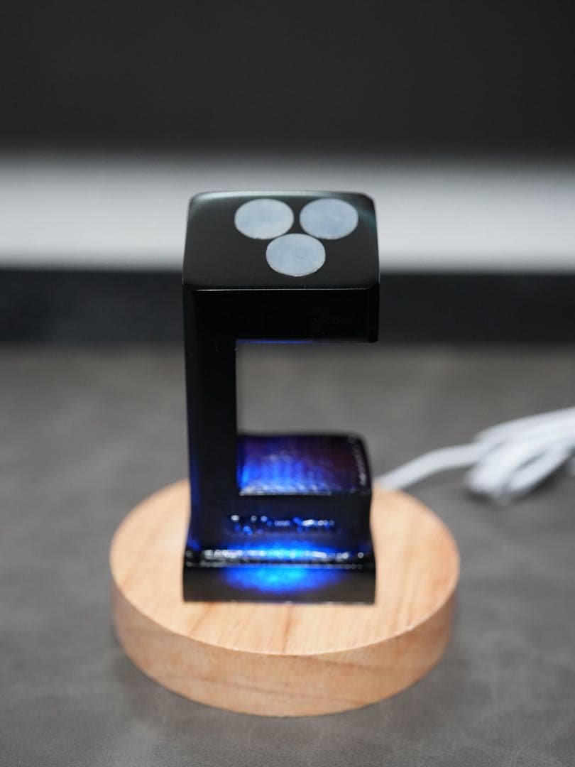 漆黒のUSAデイトナビーチ到達記念ムントル（台座 クロス シール付属） 時計置き