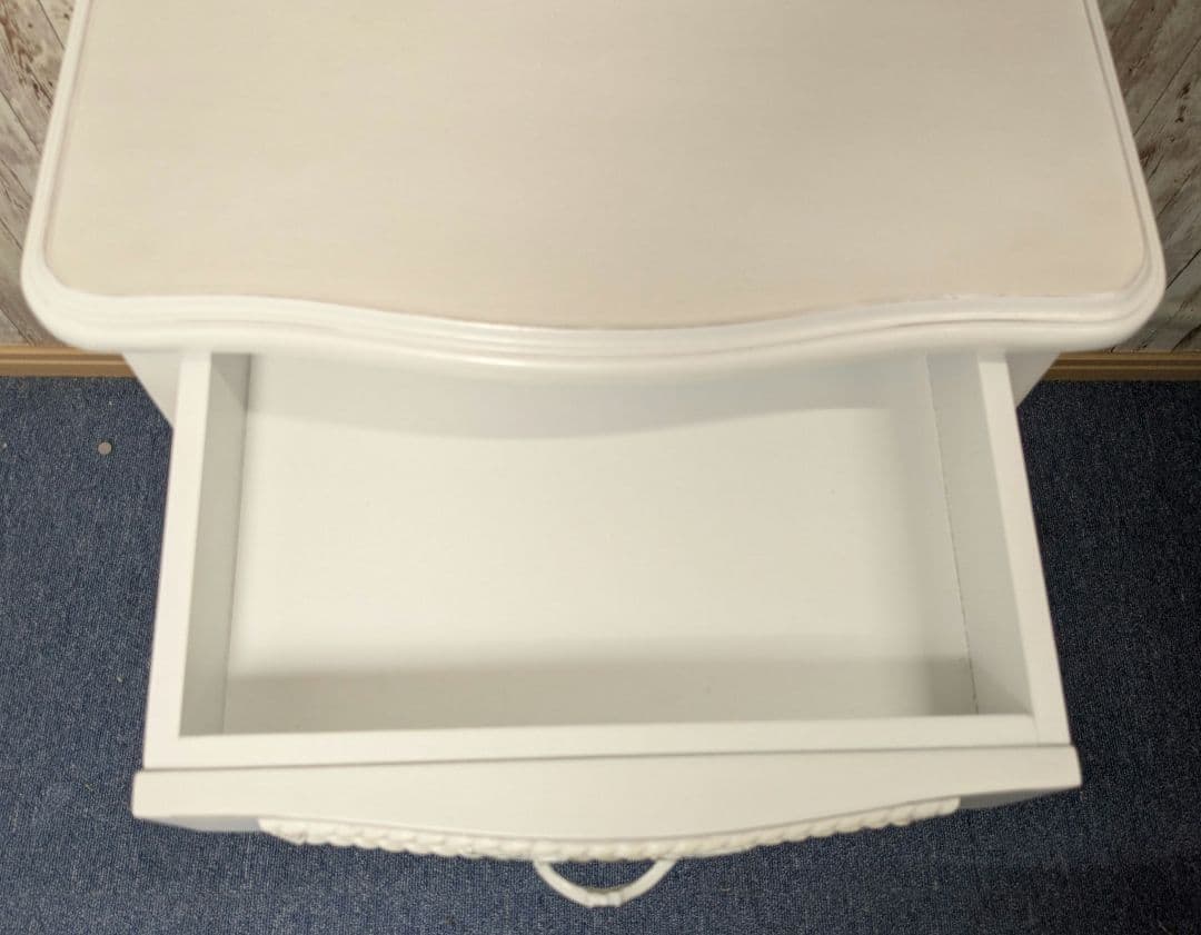 Rubanchou吉川ひなのリュバンシュ サイドチェスト テーブル直接引取り歓迎