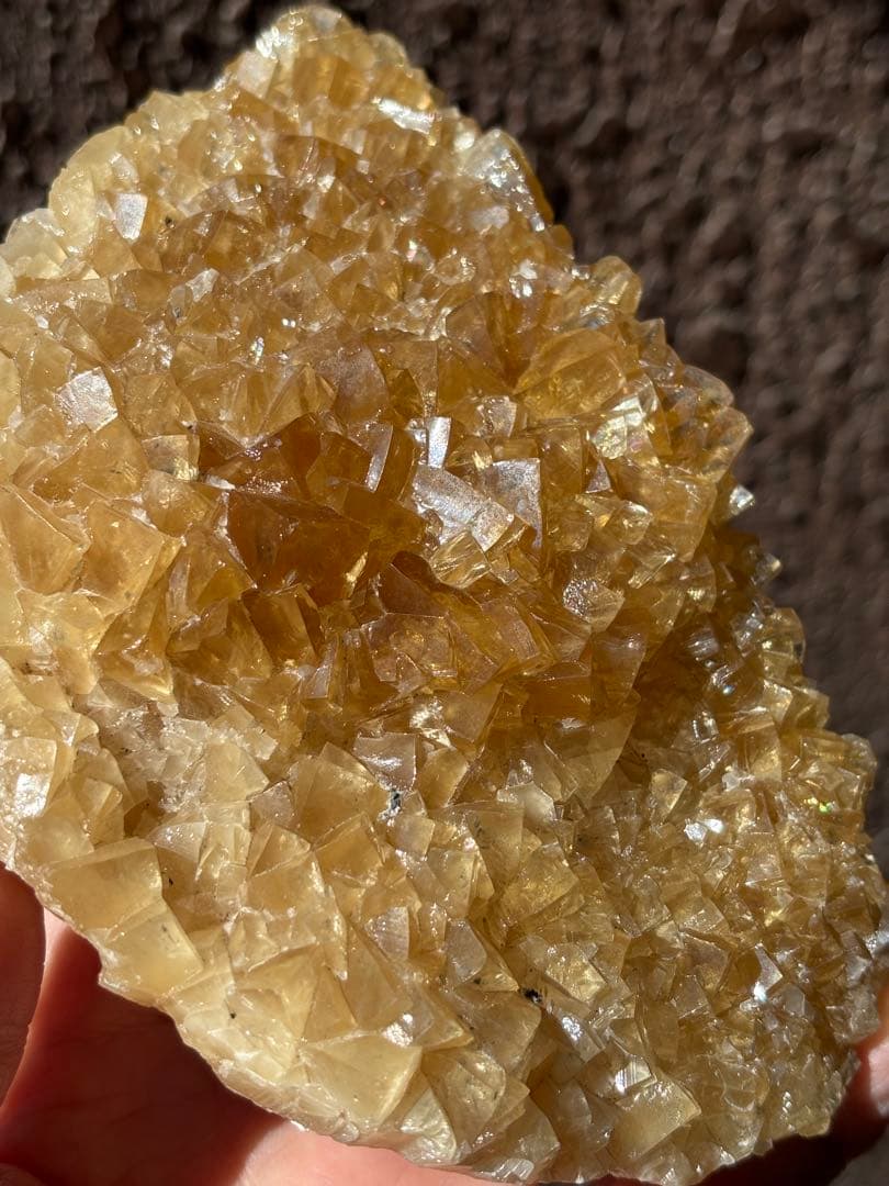 ハニーカルサイト　クラスター　791g 高周波石　癒し　元気カラー　天然石