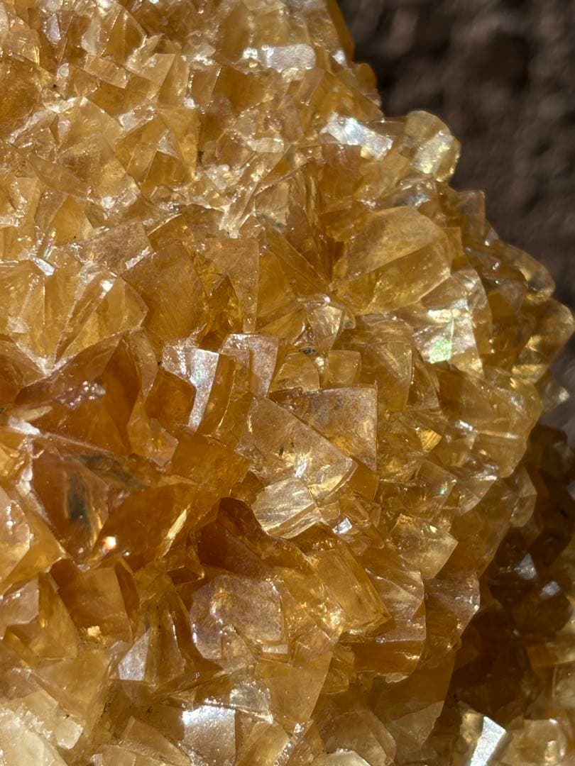 ハニーカルサイト　クラスター　791g 高周波石　癒し　元気カラー　天然石