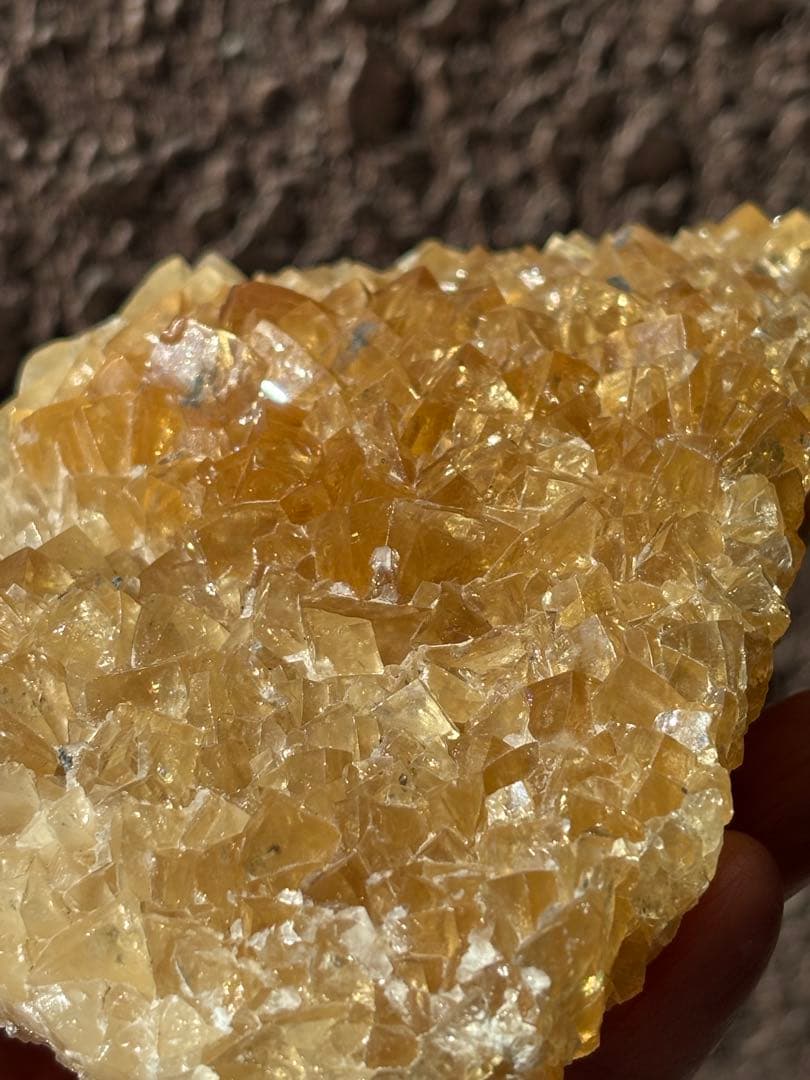 ハニーカルサイト　クラスター　791g 高周波石　癒し　元気カラー　天然石