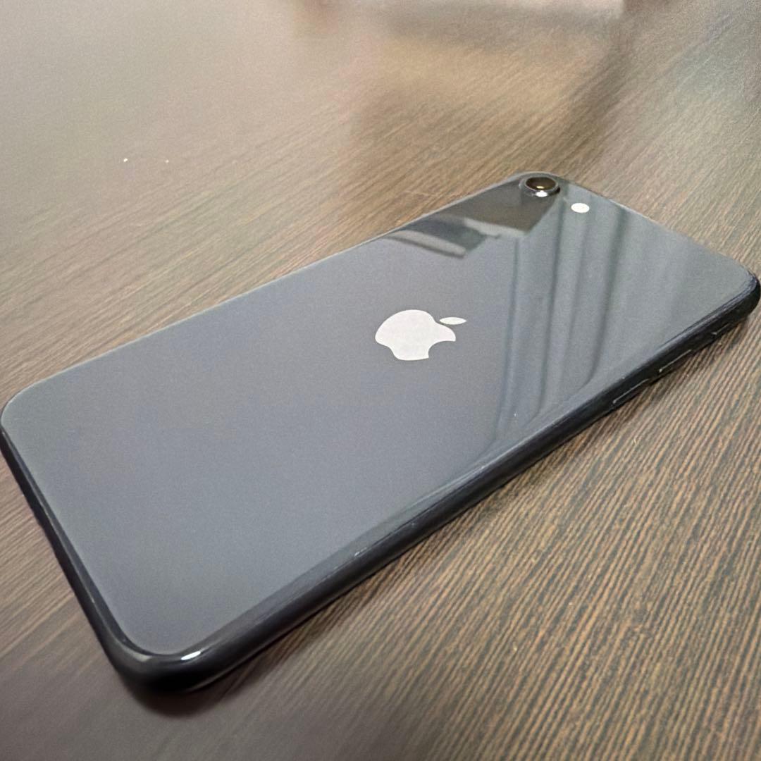 iPhone SE 第2世代（ブラック）64GB