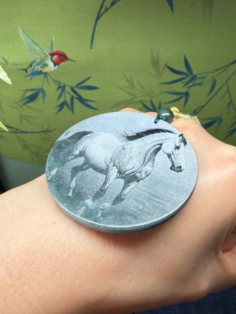 新年お祝い第2弾⭐️天然A貨翡翠　馬年の御守り❣️影彫馬&大勢至観音様　鑑定書付き