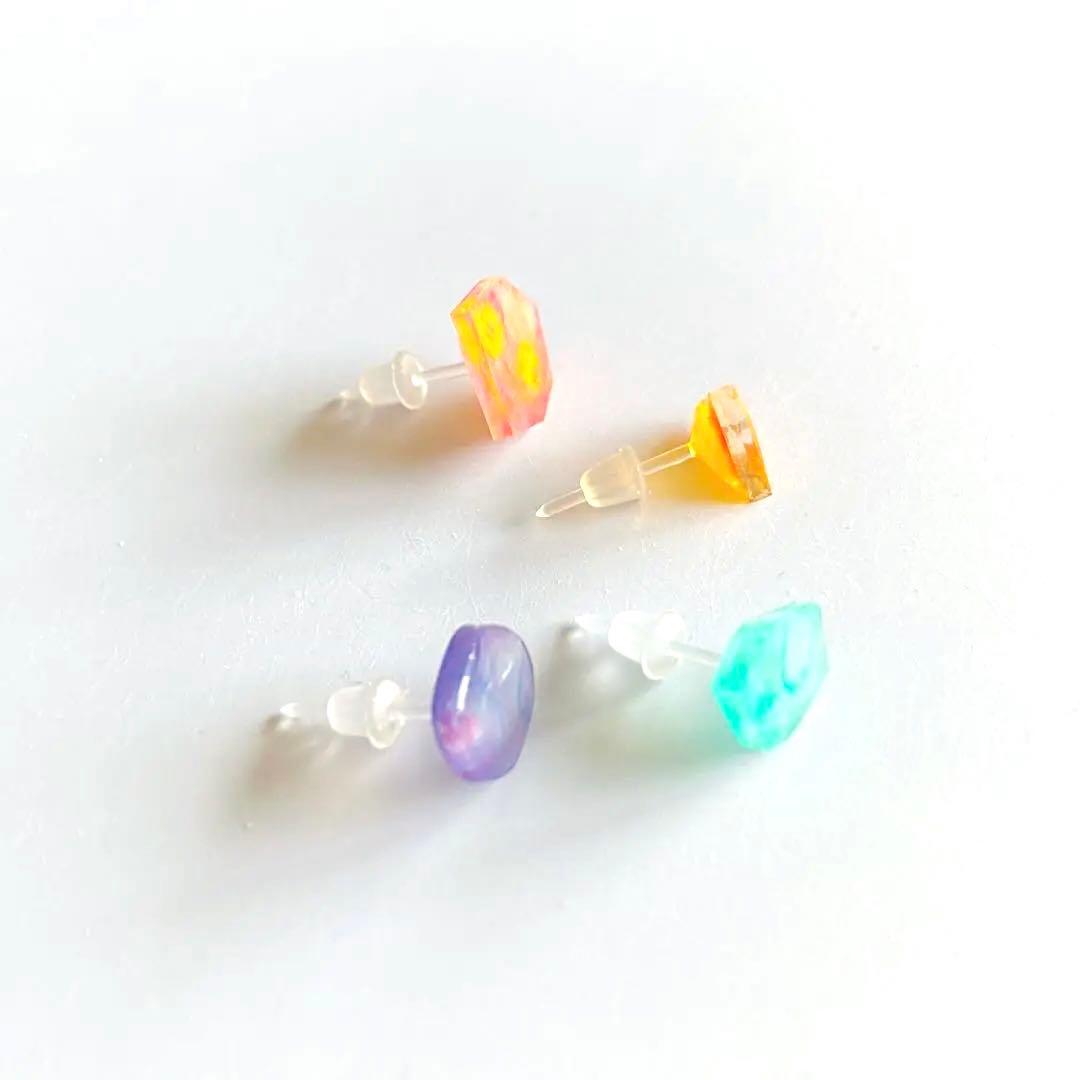 ピアス　チイサイ４色　16
