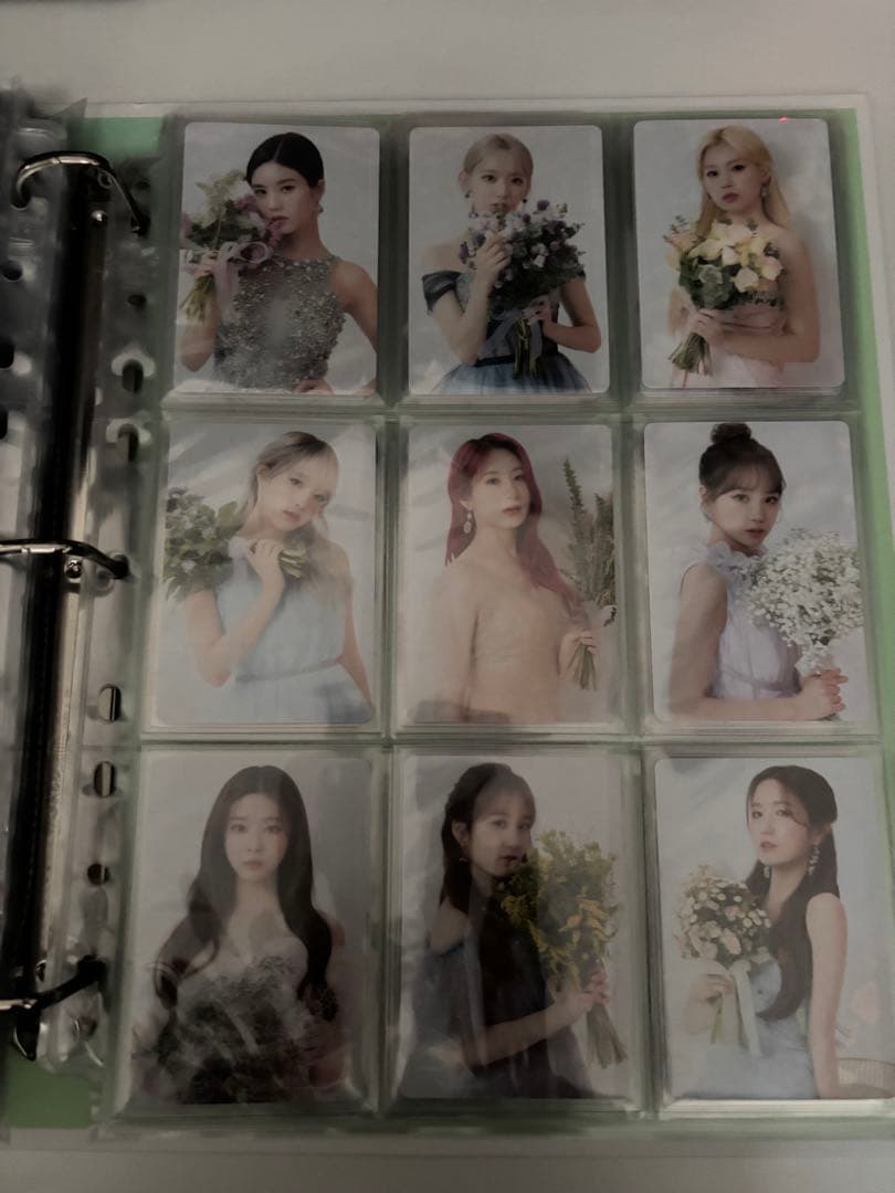 IZ*ONE フォトバインダー トレカ×217枚(バラ売り不可)