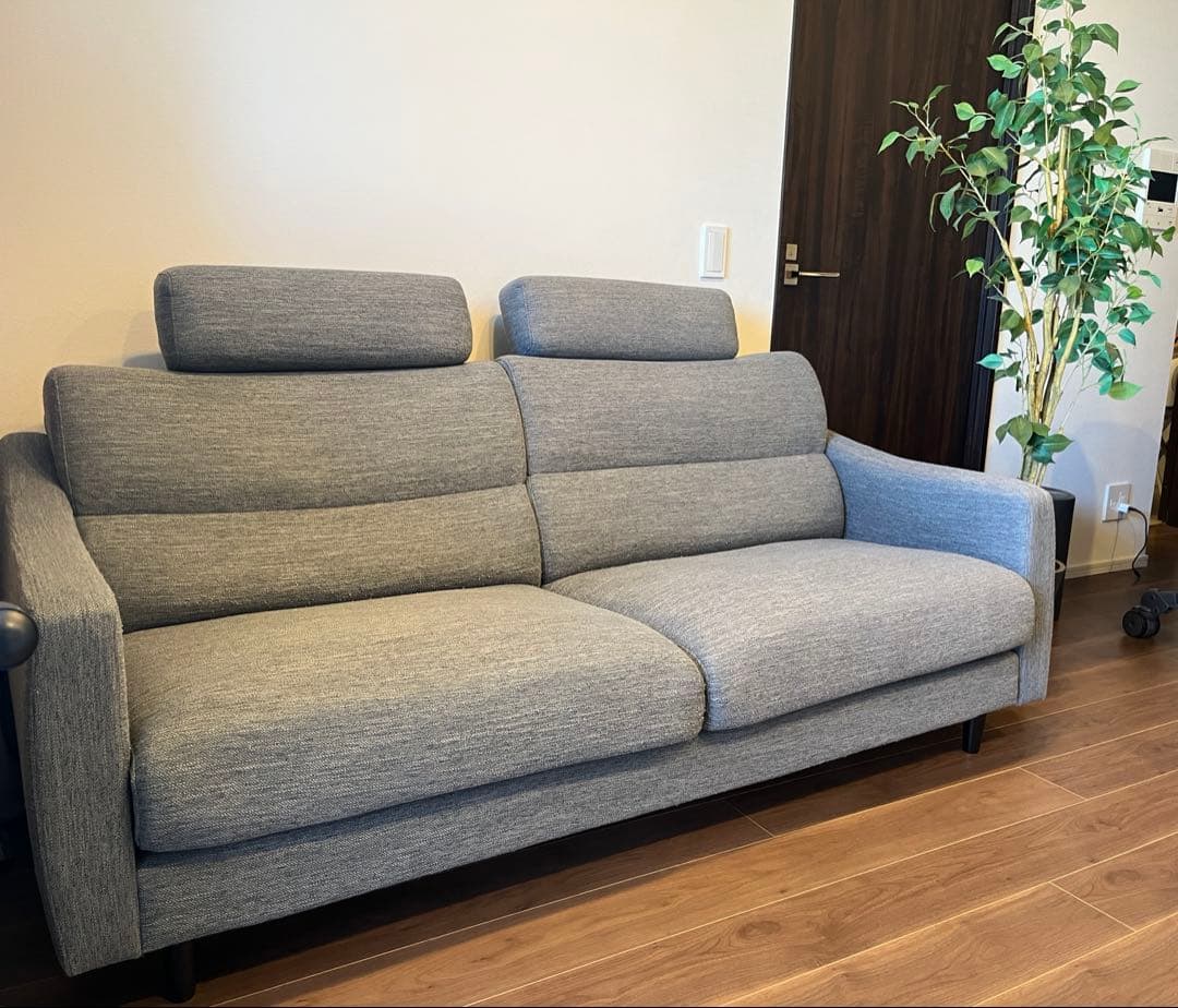 【送料込み】ニトリ 3人掛けソファ オットマン ヘッドレスト×2 クッション付き