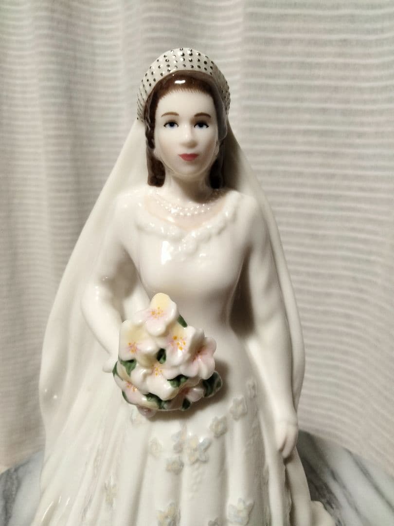 ❣️ロイヤルウースター❣️フィギュリン クイーンエリザベス2 世 美品