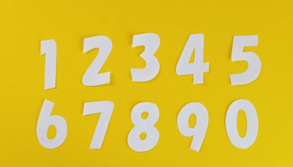 【オーダー受付専用】ひらがな・カタカナ・数字　壁面飾り　ハンドメイド　文字