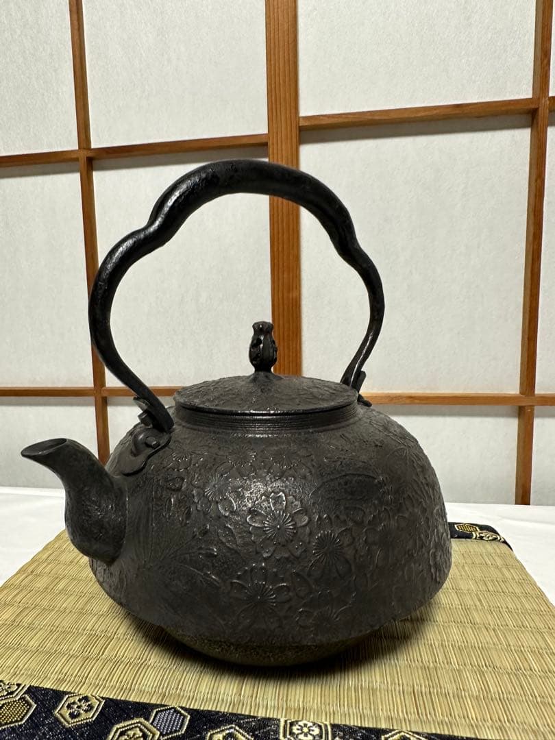 本番盛岡 薫山 南部鉄器 鉄瓶 尾垂型 桜 1.8リットル 新品未使用品