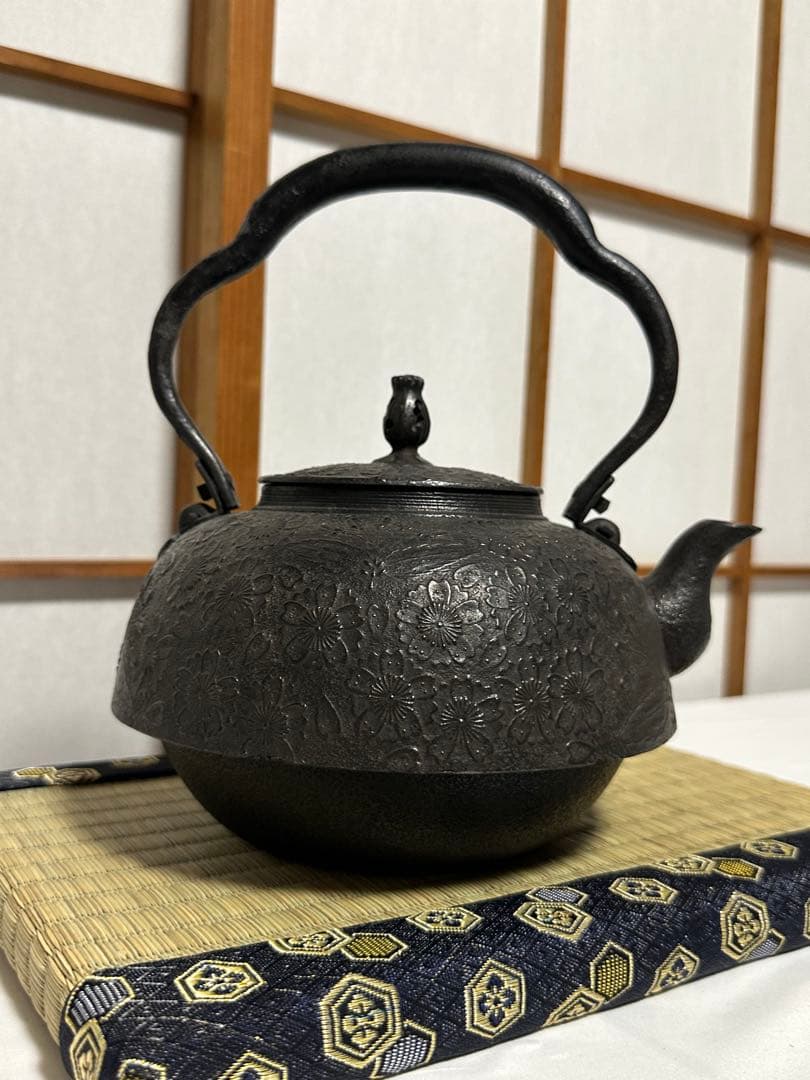 本番盛岡 薫山 南部鉄器 鉄瓶 尾垂型 桜 1.8リットル 新品未使用品