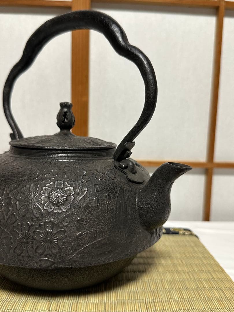 本番盛岡 薫山 南部鉄器 鉄瓶 尾垂型 桜 1.8リットル 新品未使用品