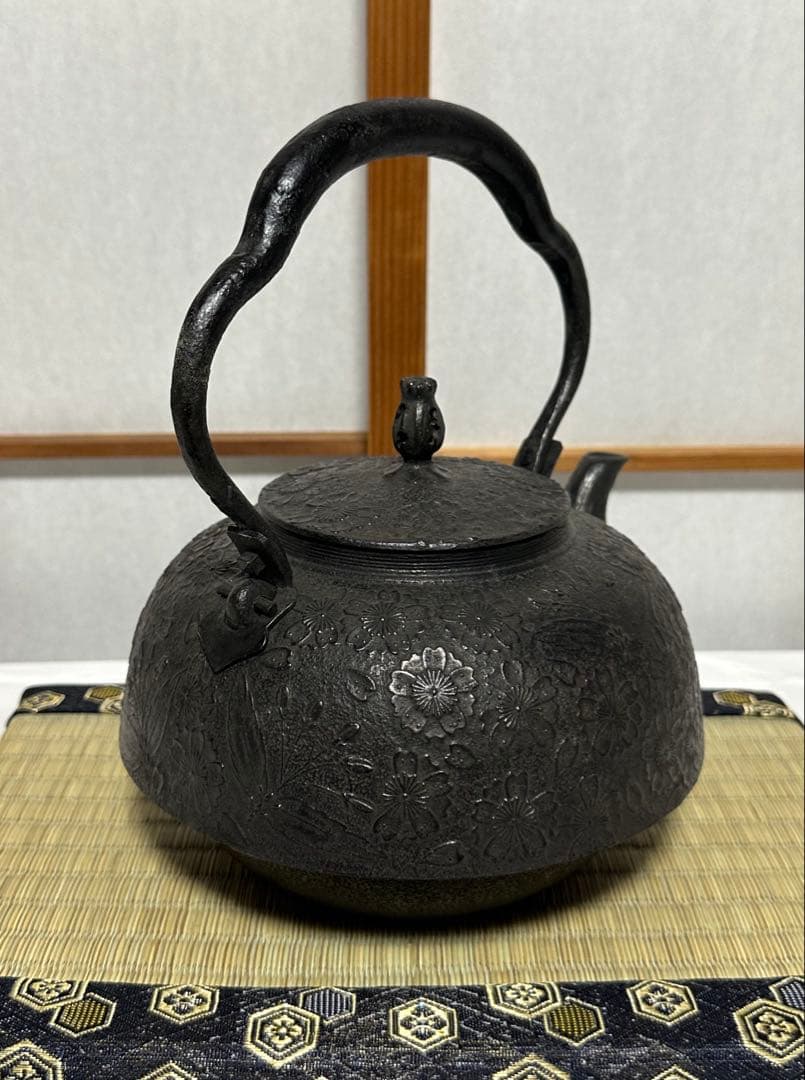 本番盛岡 薫山 南部鉄器 鉄瓶 尾垂型 桜 1.8リットル 新品未使用品