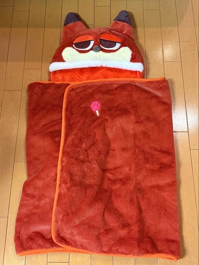 上海ディズニー限定　ニック　フード付きブランケット