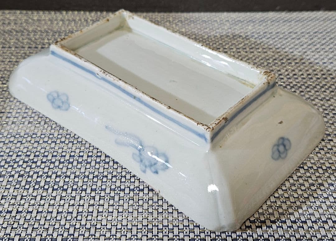 江戸時代後期　古伊万里　錦手　金彩色絵　木の実に羊歯唐草文　田に藁の図　長皿