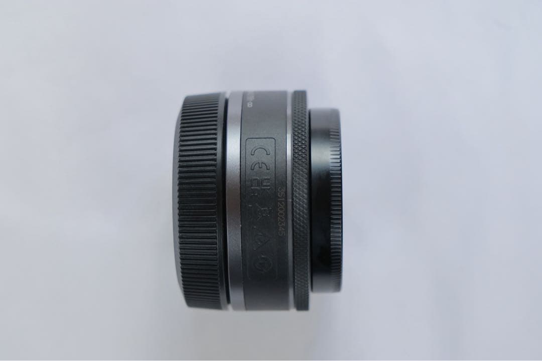 キヤノンRF28mm F2.8フード保証書付き
