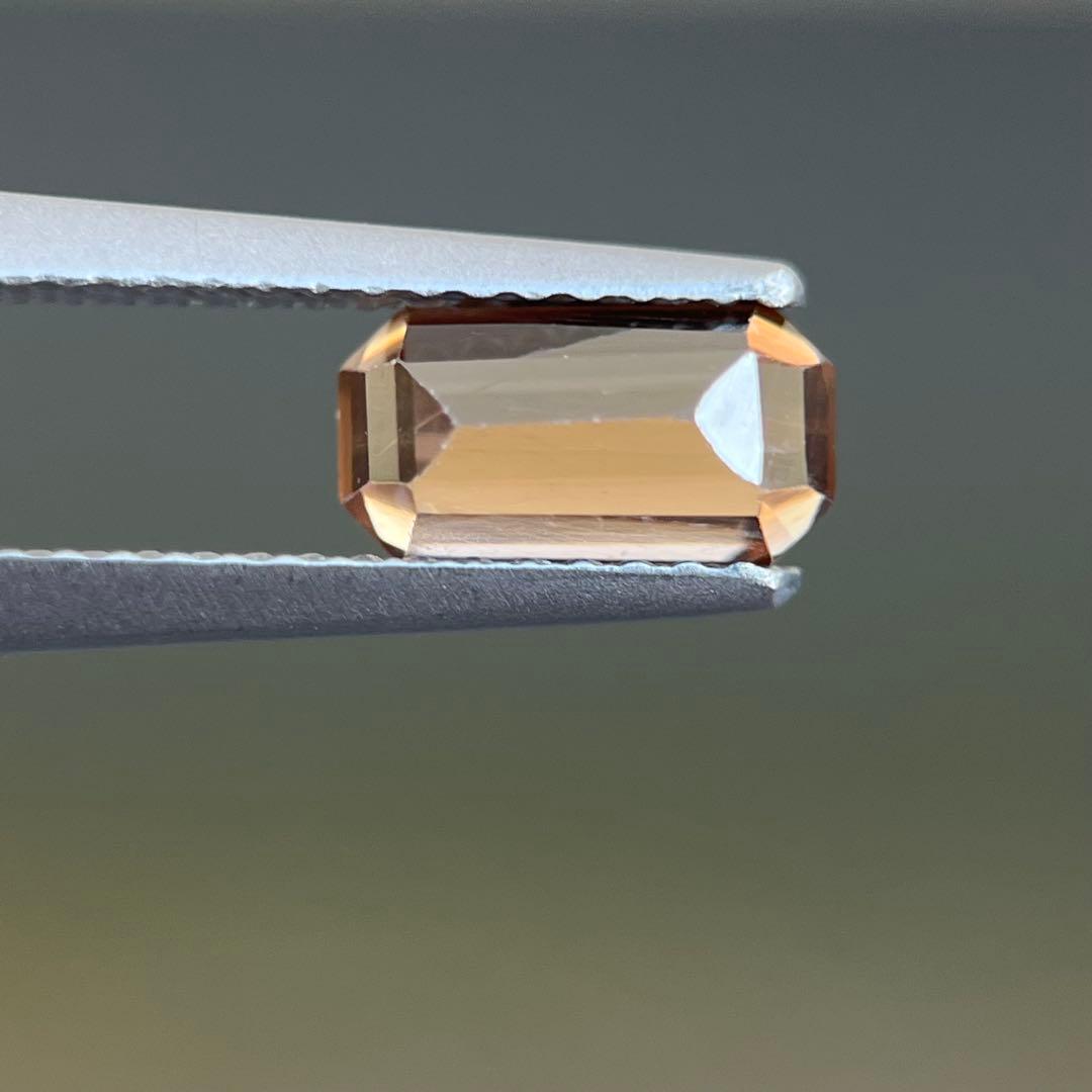 スリランカ産非加熱天然ジルコンルース