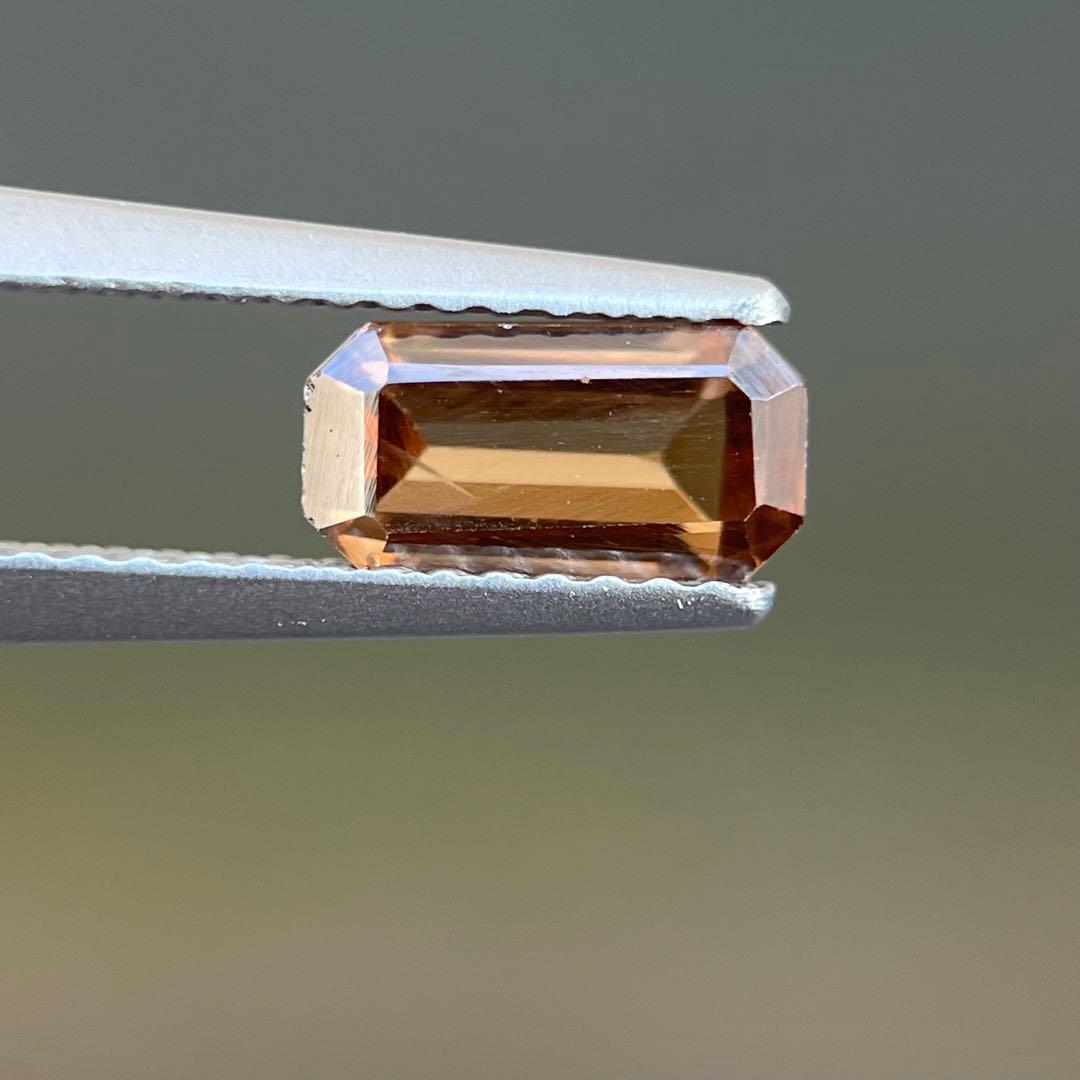 スリランカ産非加熱天然ジルコンルース