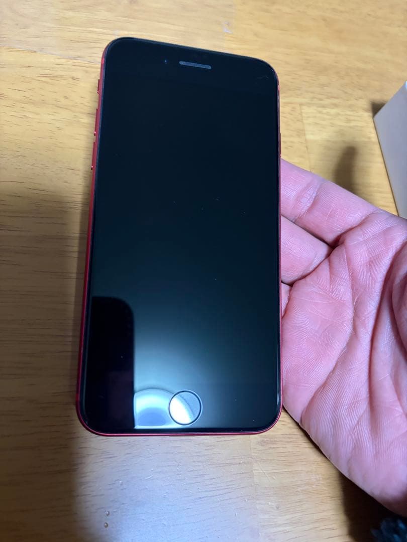 美品　iPhone SE 第2世代 赤 64GB SIMフリー